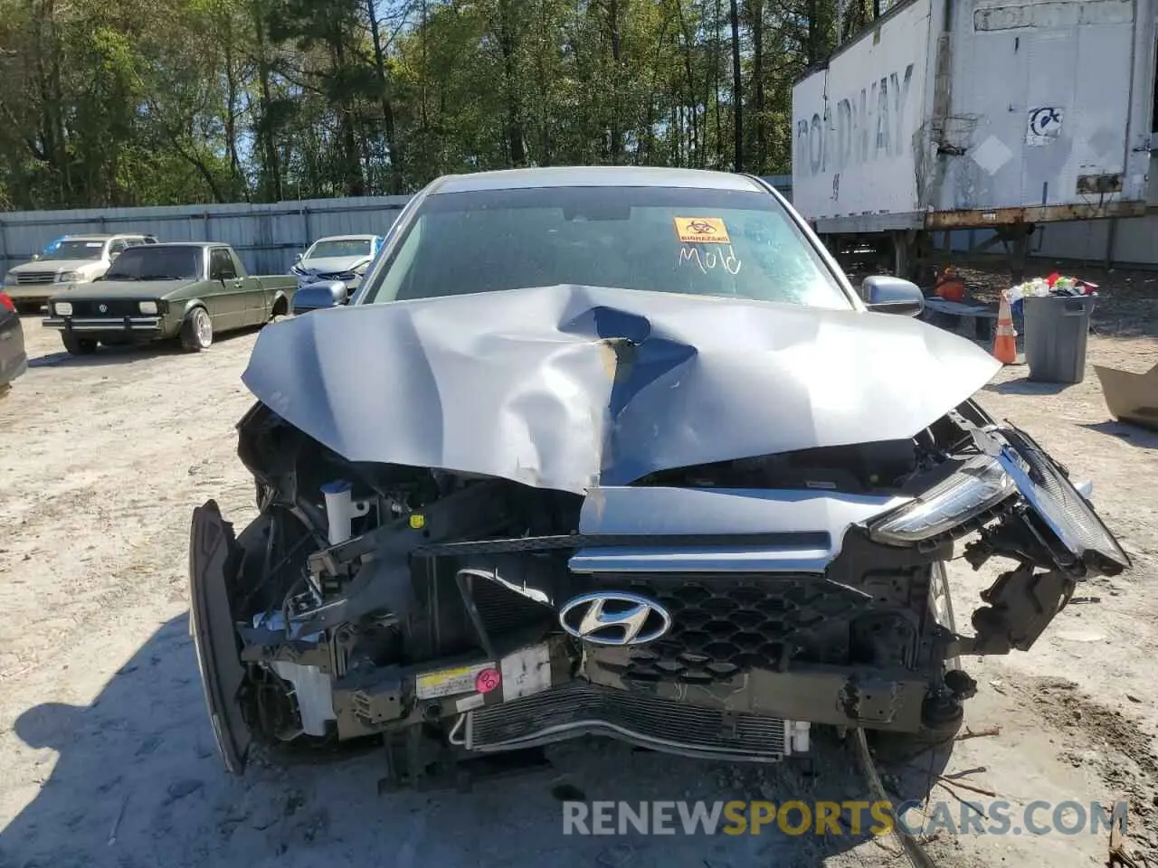 5 Photograph of a damaged car KM8K12AA5KU295273 HYUNDAI KONA 2019