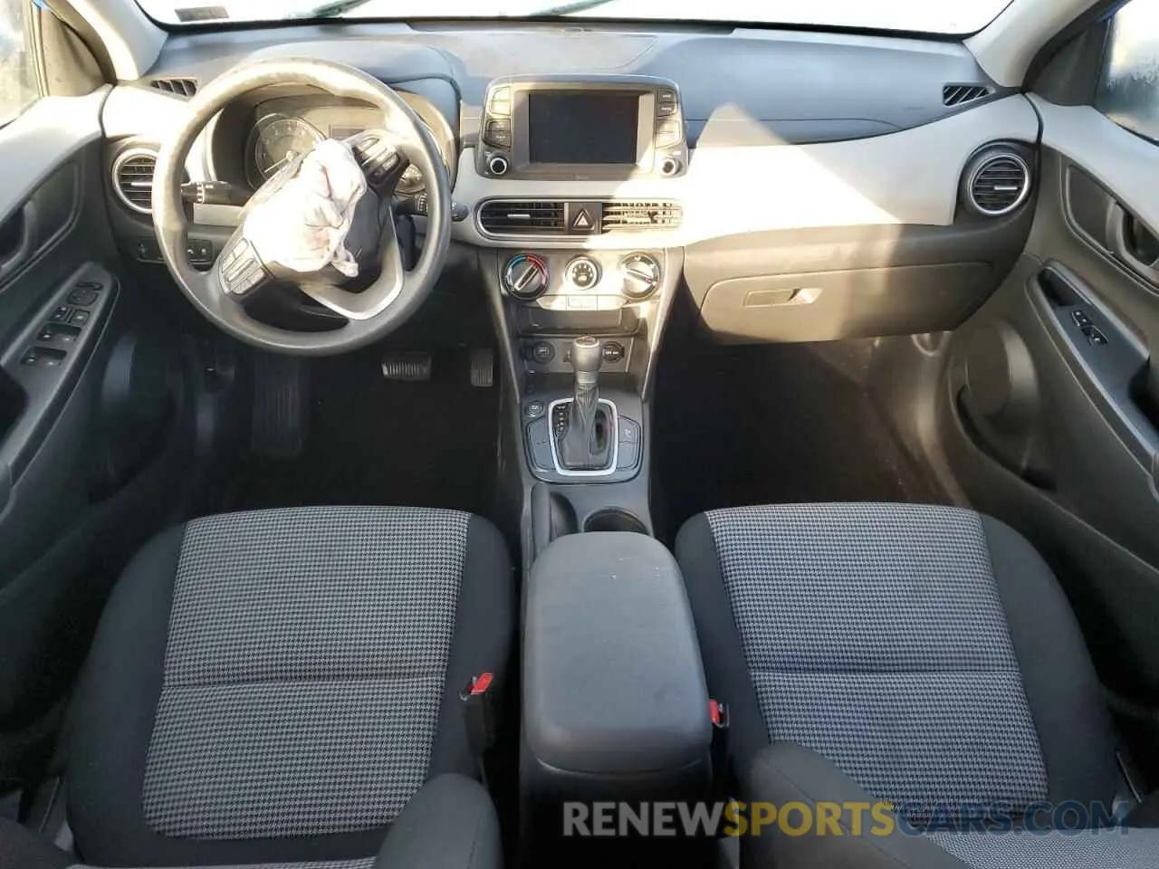 8 Photograph of a damaged car KM8K12AA6KU274111 HYUNDAI KONA 2019