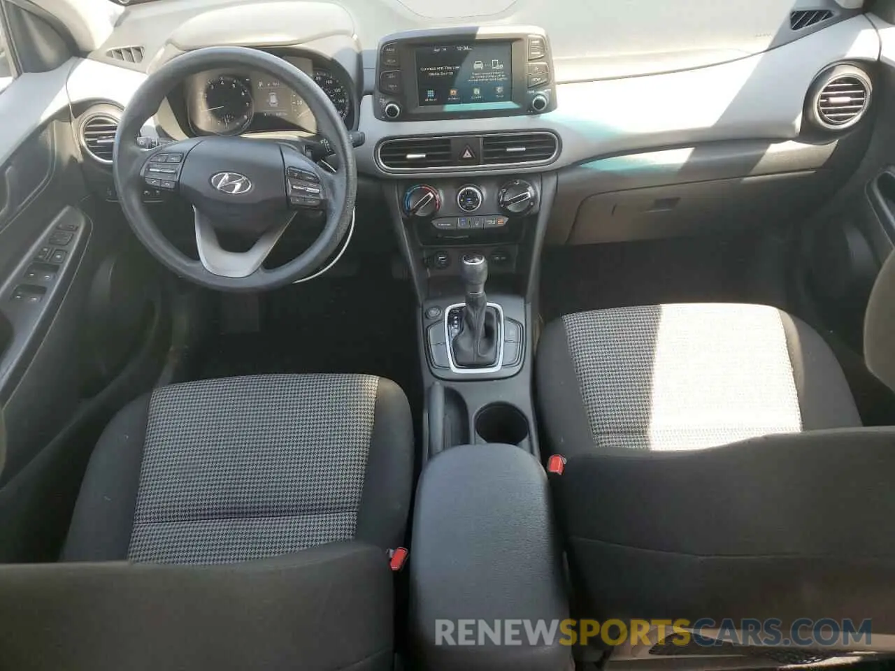 8 Photograph of a damaged car KM8K12AA6KU310220 HYUNDAI KONA 2019