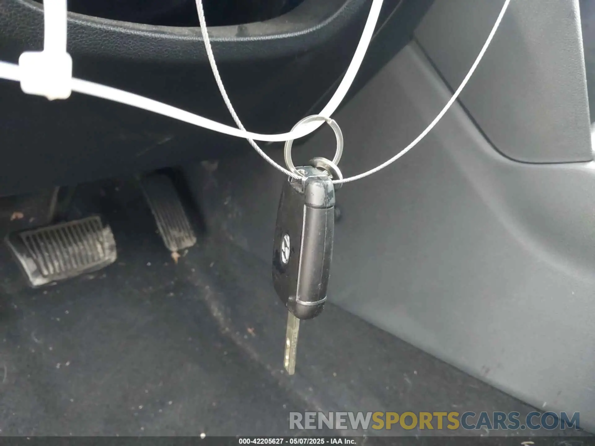 11 Photograph of a damaged car KM8K12AA7KU302093 HYUNDAI KONA 2019