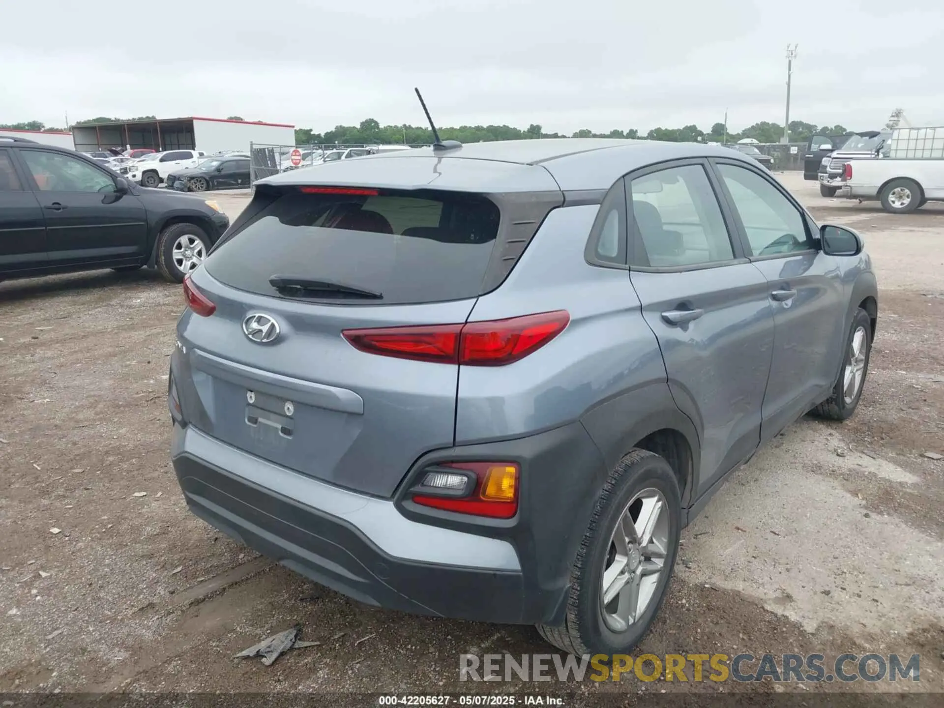 4 Photograph of a damaged car KM8K12AA7KU302093 HYUNDAI KONA 2019