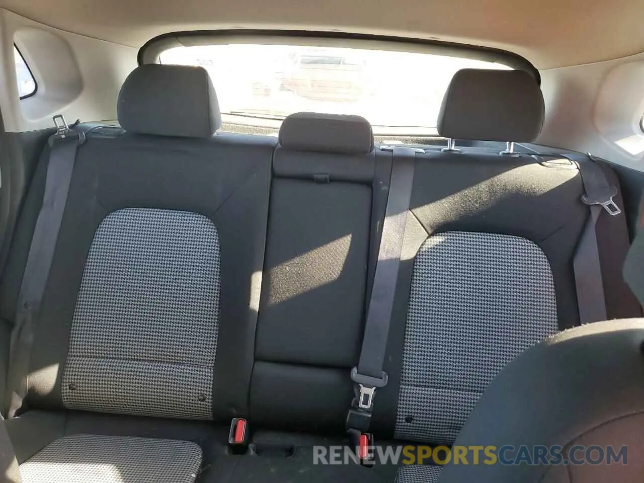 10 Photograph of a damaged car KM8K12AA8KU226688 HYUNDAI KONA 2019