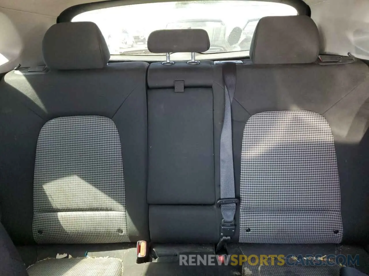 10 Photograph of a damaged car KM8K12AAXKU199056 HYUNDAI KONA 2019