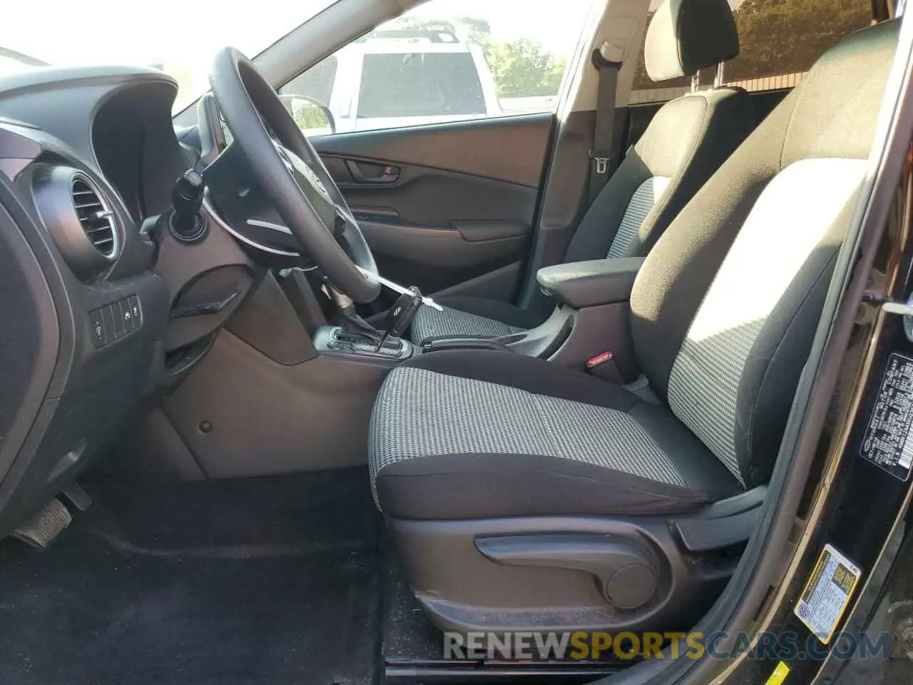 7 Photograph of a damaged car KM8K12AAXKU236381 HYUNDAI KONA 2019