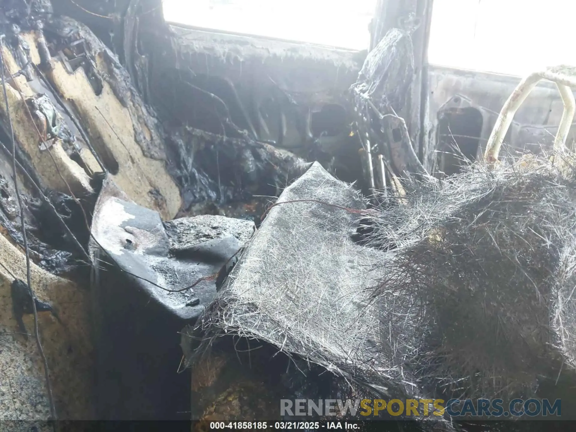 8 Photograph of a damaged car KM8K12AAXKU259742 HYUNDAI KONA 2019