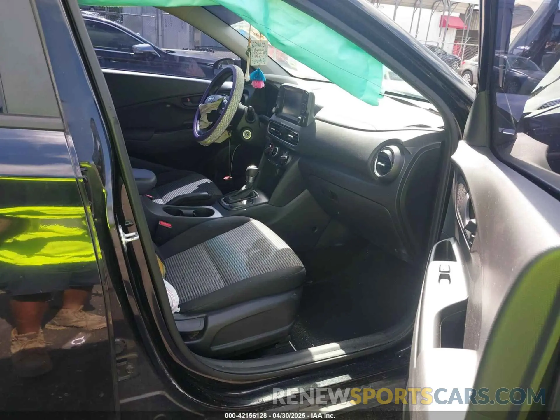 5 Photograph of a damaged car KM8K12AAXKU272197 HYUNDAI KONA 2019