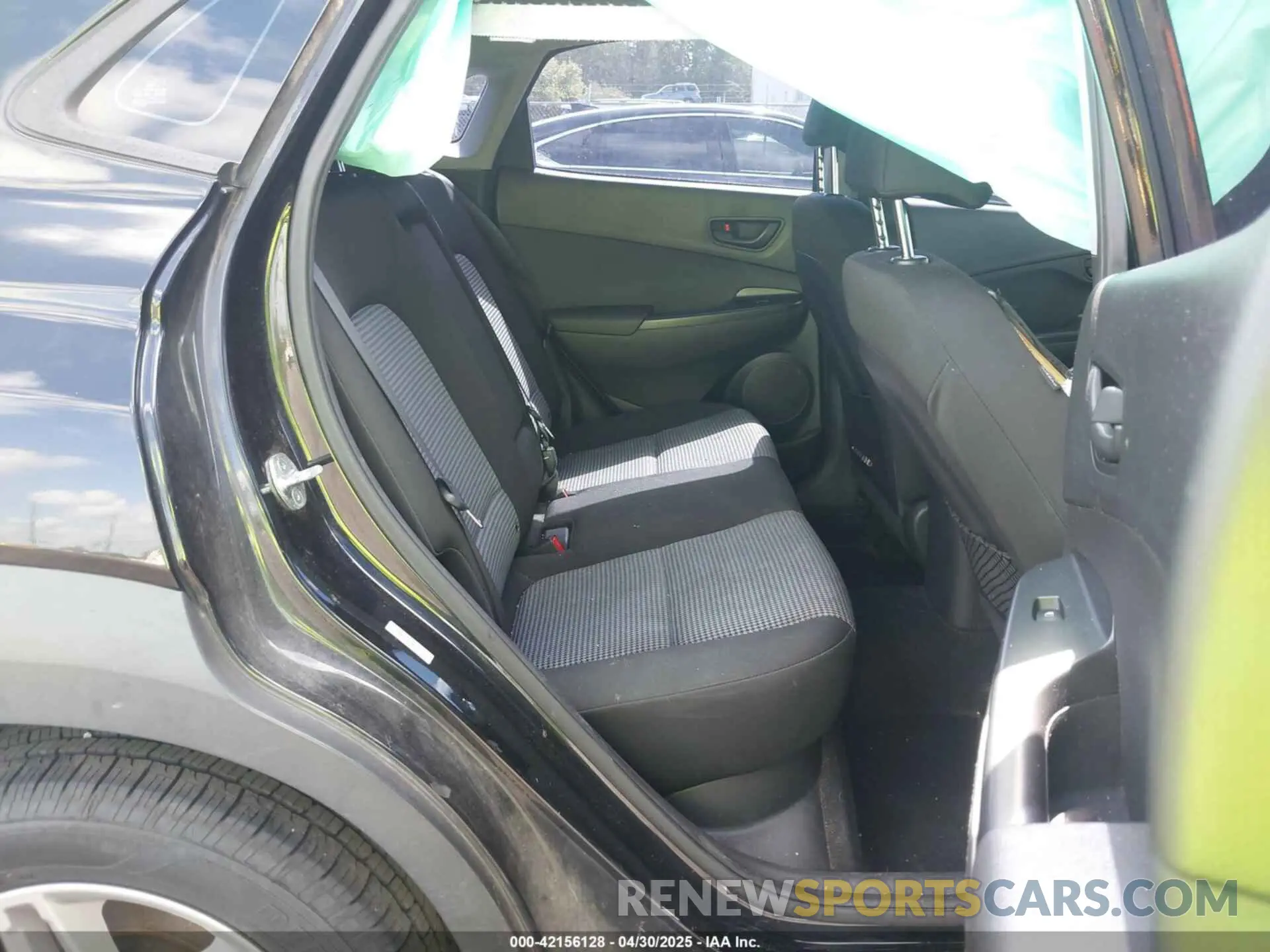 8 Photograph of a damaged car KM8K12AAXKU272197 HYUNDAI KONA 2019