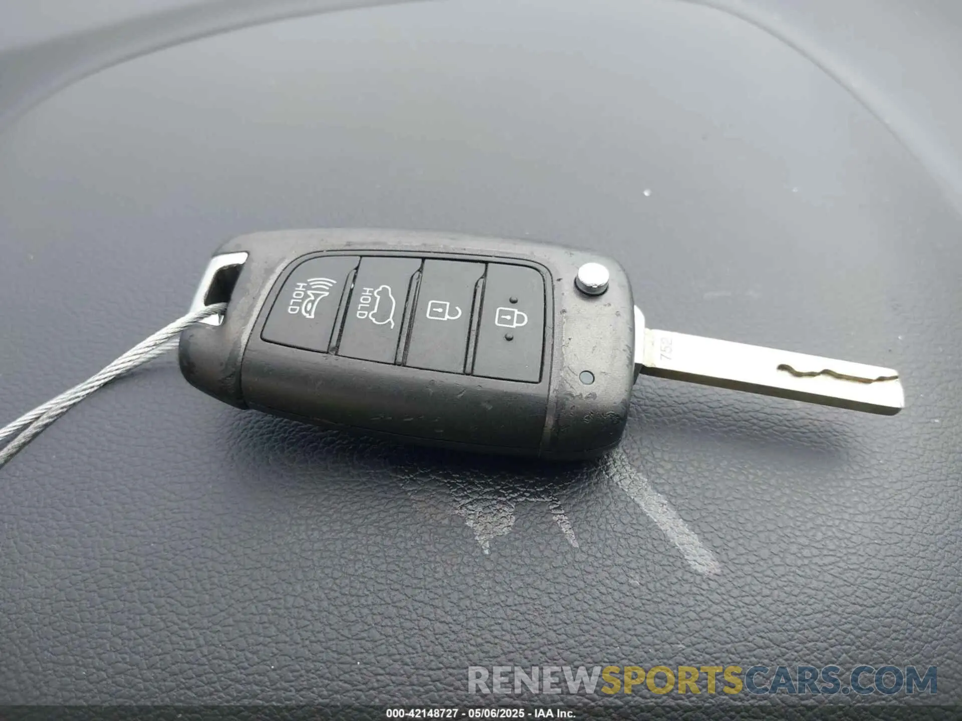 11 Photograph of a damaged car KM8K1CAA1KU256119 HYUNDAI KONA 2019