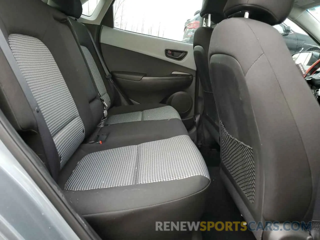 11 Photograph of a damaged car KM8K1CAA1KU262406 HYUNDAI KONA 2019