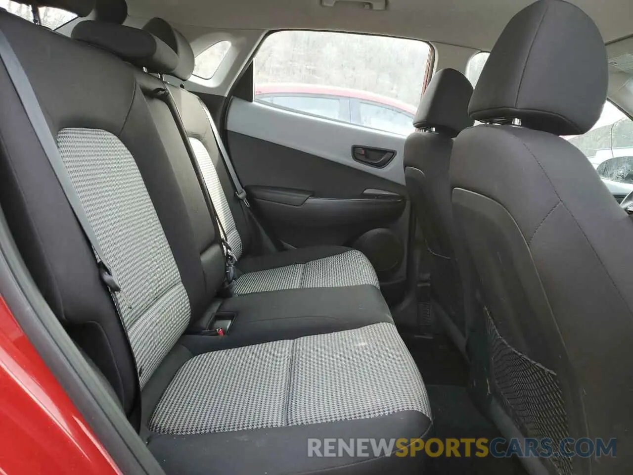 11 Photograph of a damaged car KM8K1CAA1KU300765 HYUNDAI KONA 2019