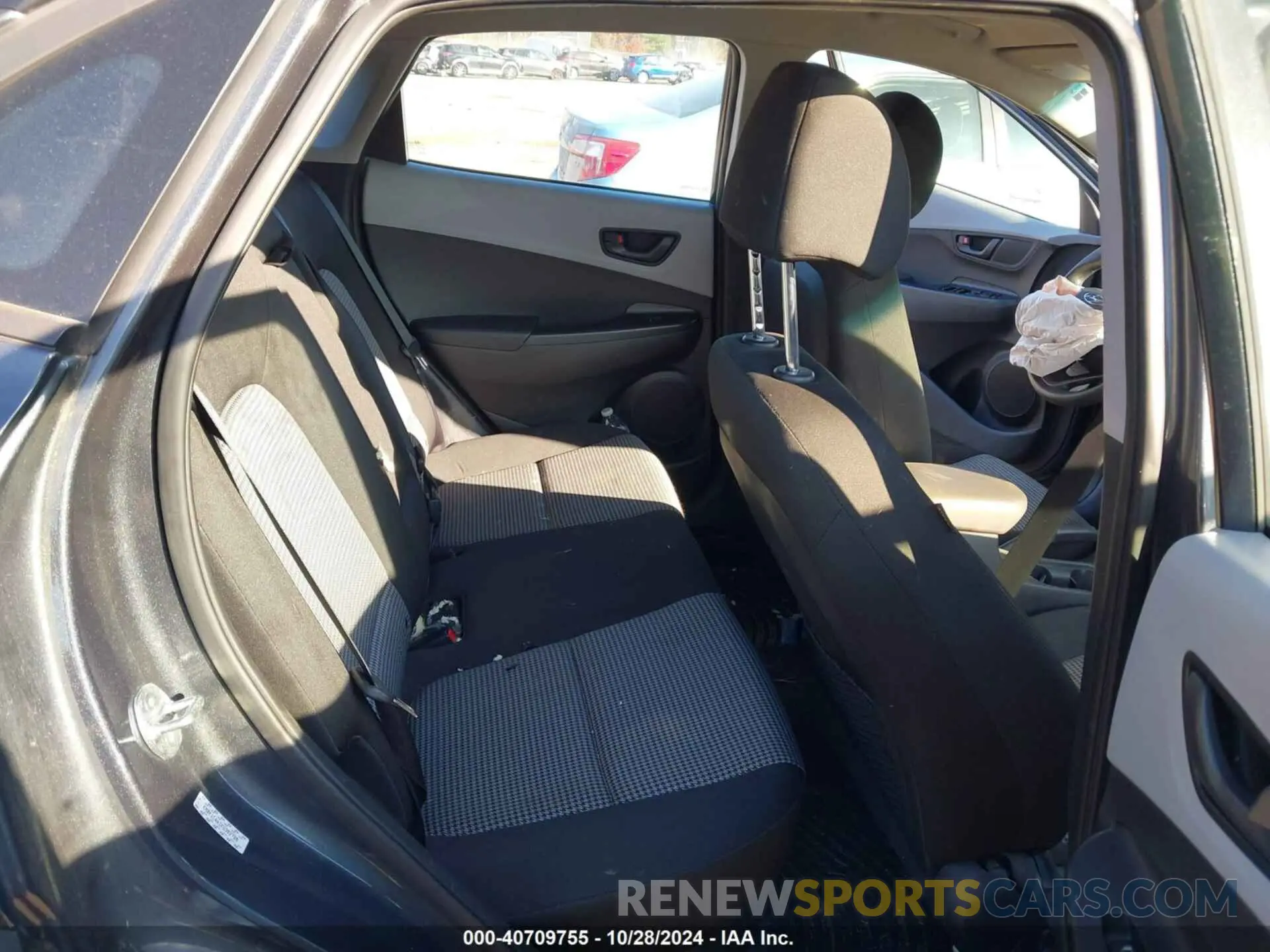 8 Photograph of a damaged car KM8K1CAA1KU302788 HYUNDAI KONA 2019