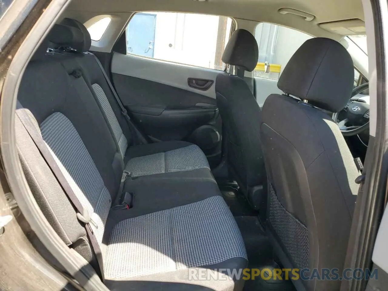 10 Photograph of a damaged car KM8K1CAA3KU217063 HYUNDAI KONA 2019