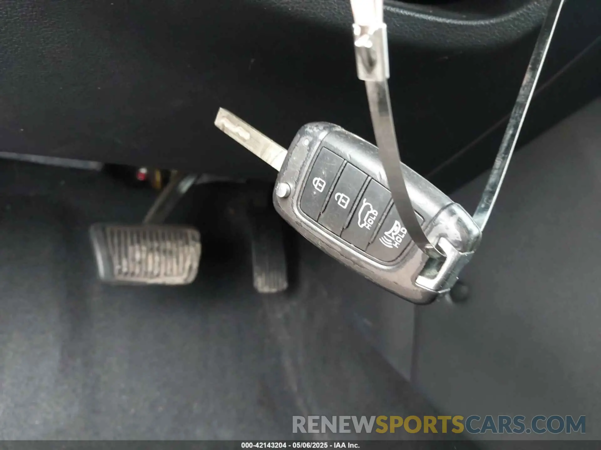 11 Photograph of a damaged car KM8K1CAA3KU290126 HYUNDAI KONA 2019