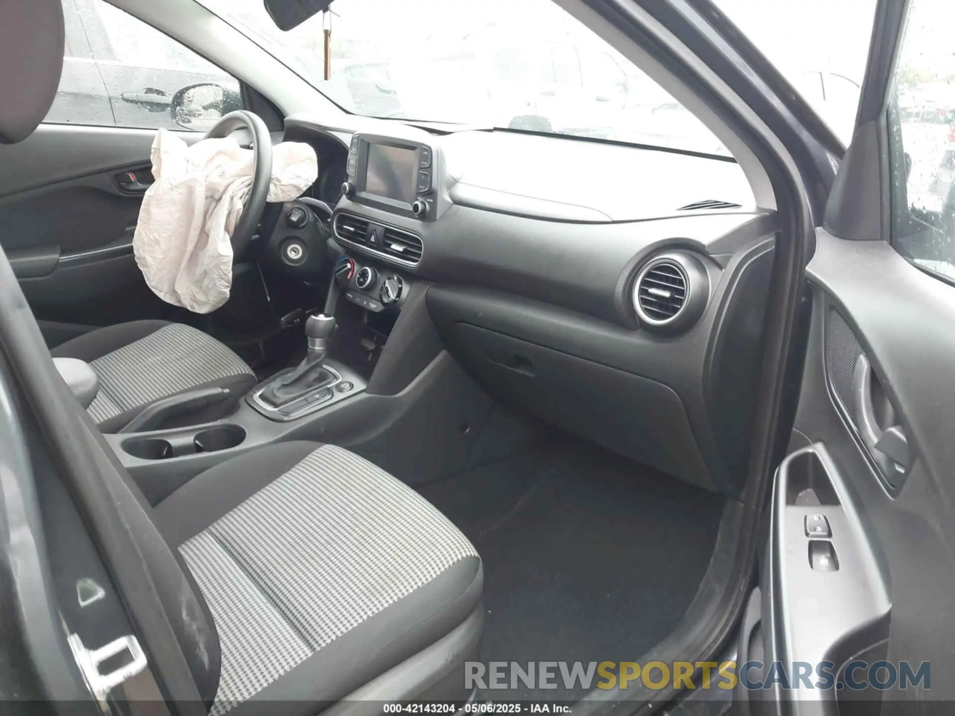 5 Photograph of a damaged car KM8K1CAA3KU290126 HYUNDAI KONA 2019