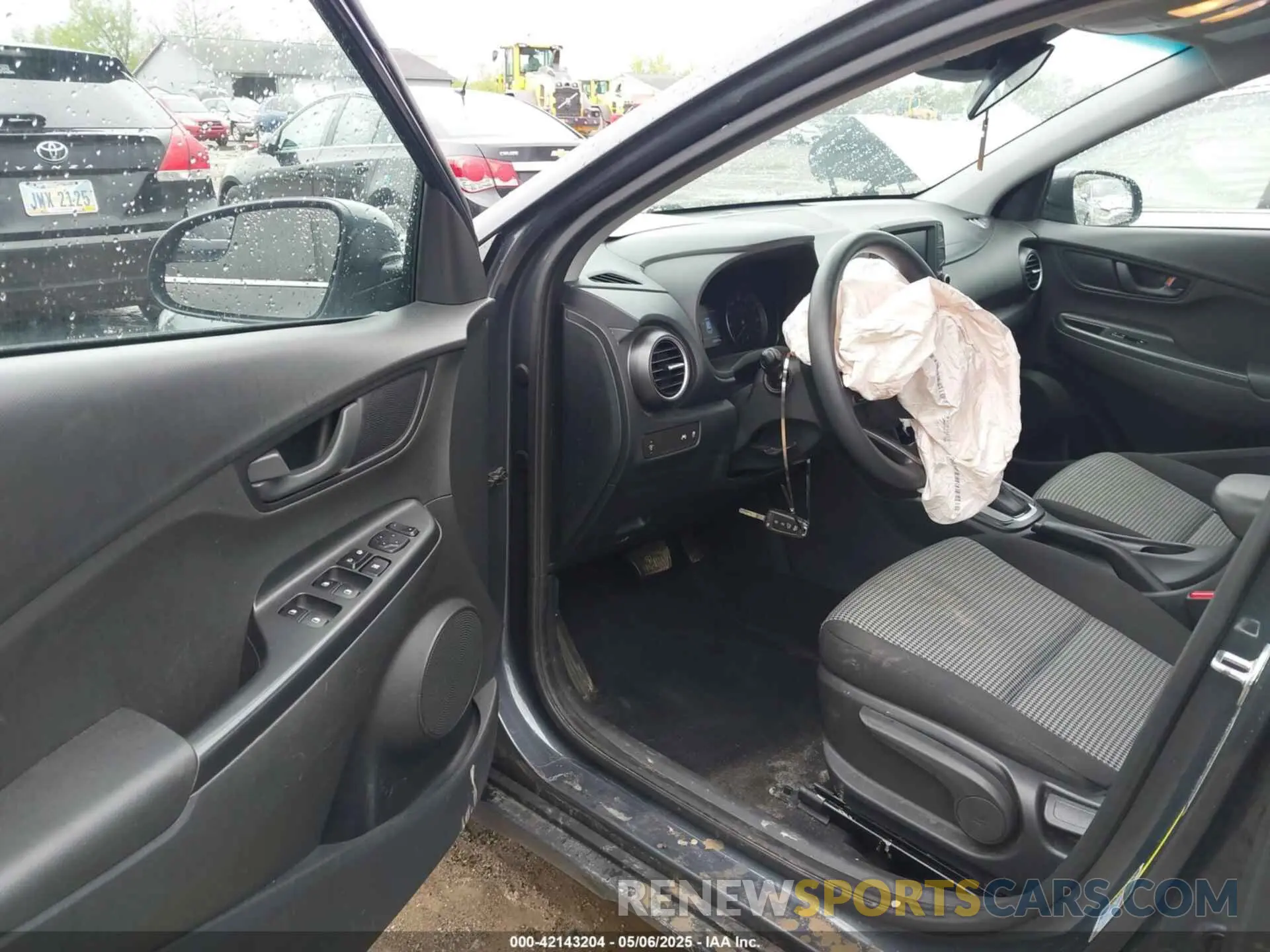 8 Photograph of a damaged car KM8K1CAA3KU290126 HYUNDAI KONA 2019