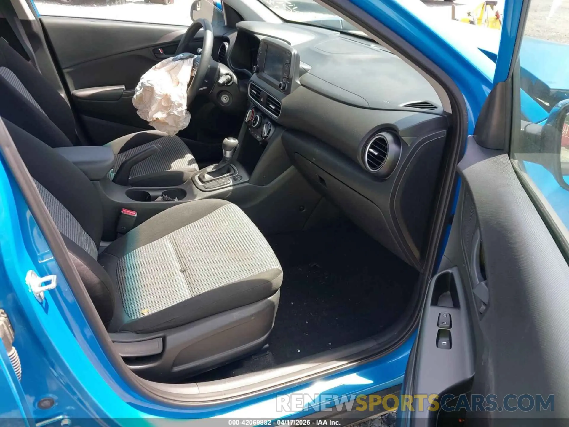5 Photograph of a damaged car KM8K1CAA3KU340152 HYUNDAI KONA 2019