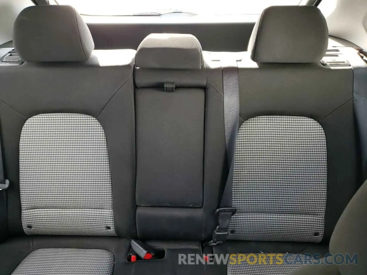 10 Photograph of a damaged car KM8K1CAA5KU305046 HYUNDAI KONA 2019