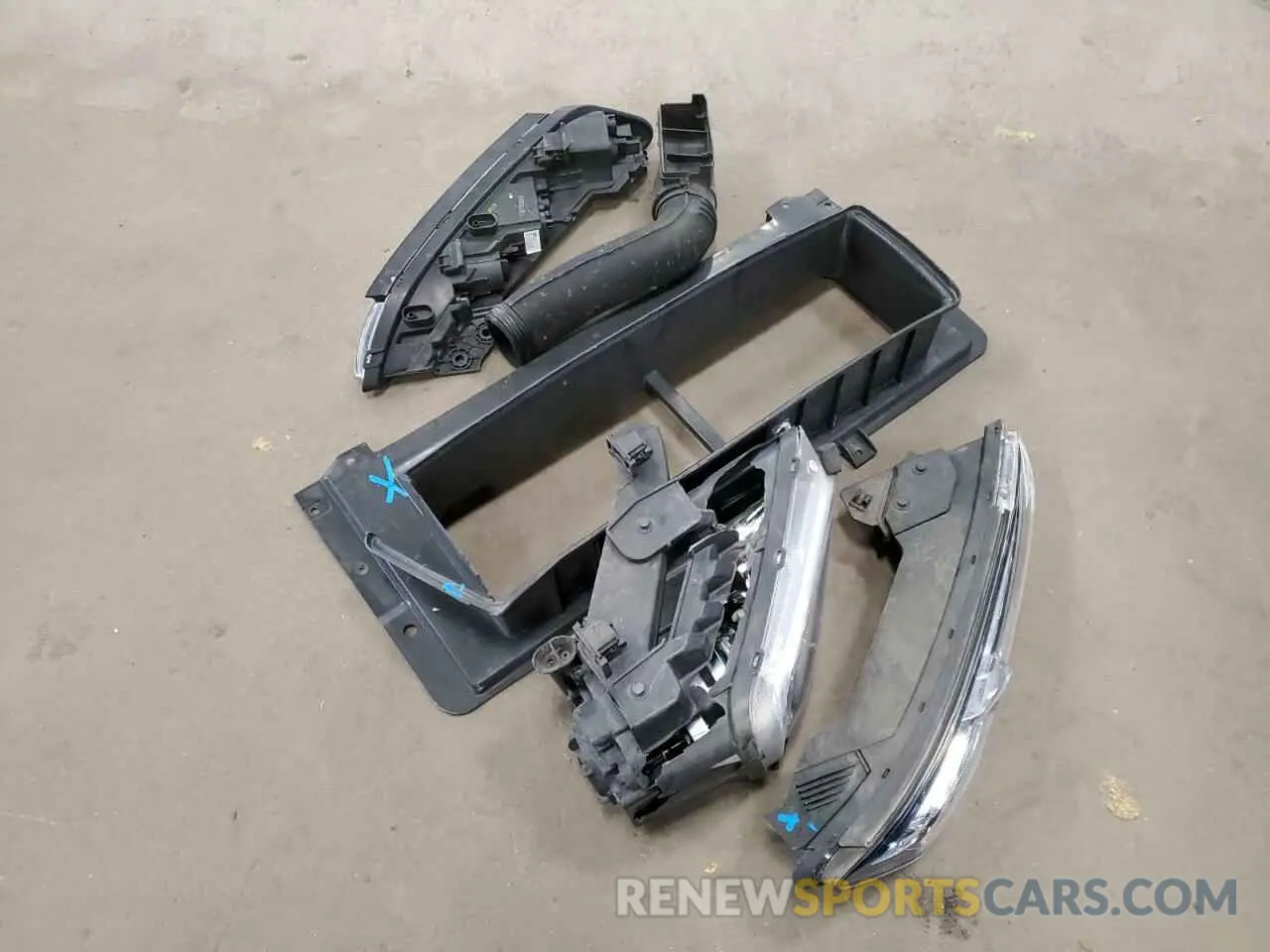 13 Photograph of a damaged car KM8K1CAA6KU292713 HYUNDAI KONA 2019