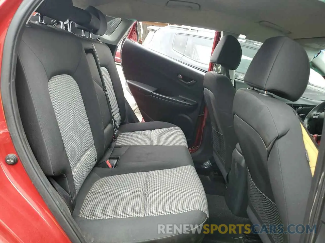 11 Photograph of a damaged car KM8K1CAA7KU289349 HYUNDAI KONA 2019