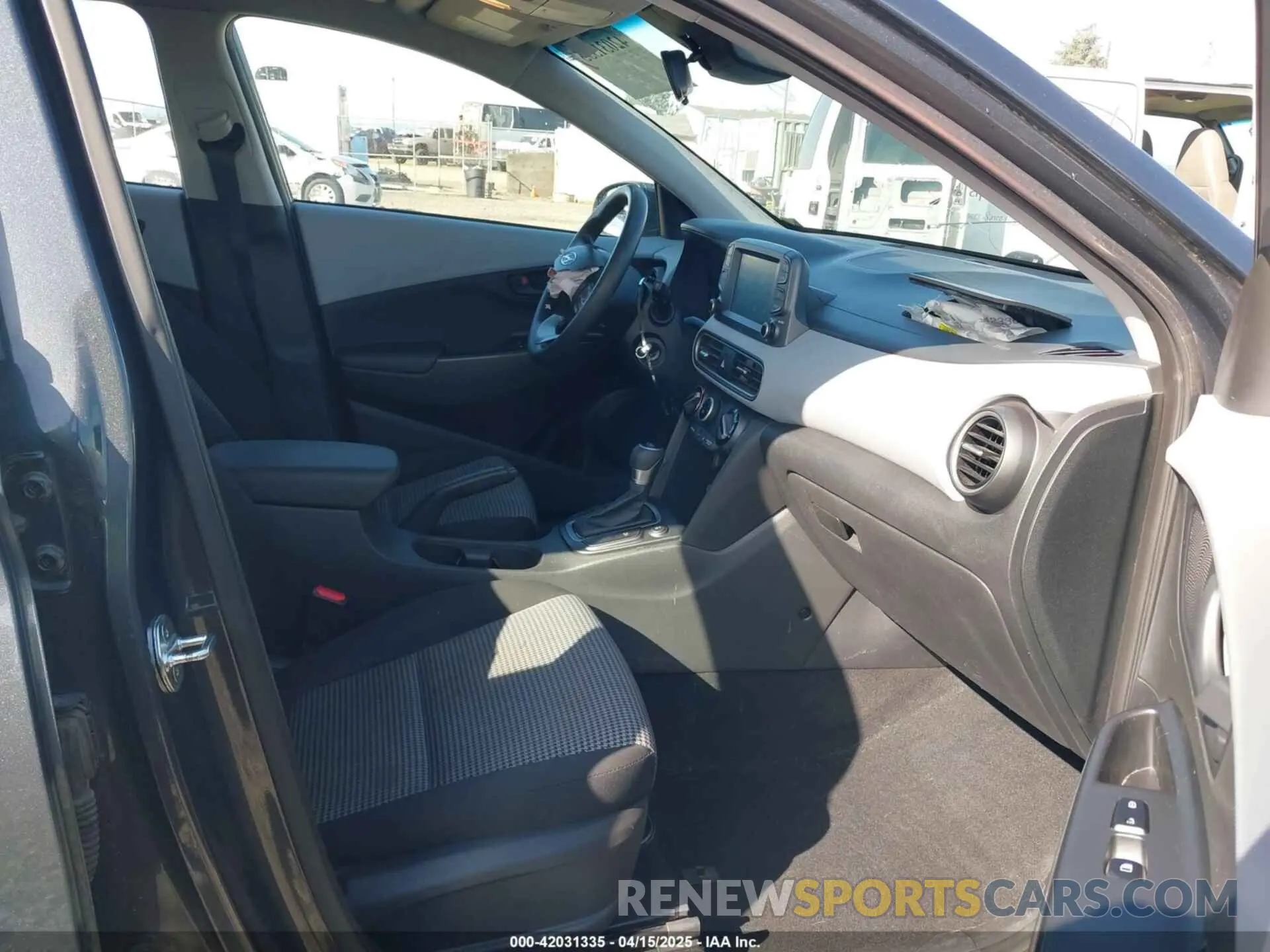5 Photograph of a damaged car KM8K1CAA8KU288114 HYUNDAI KONA 2019