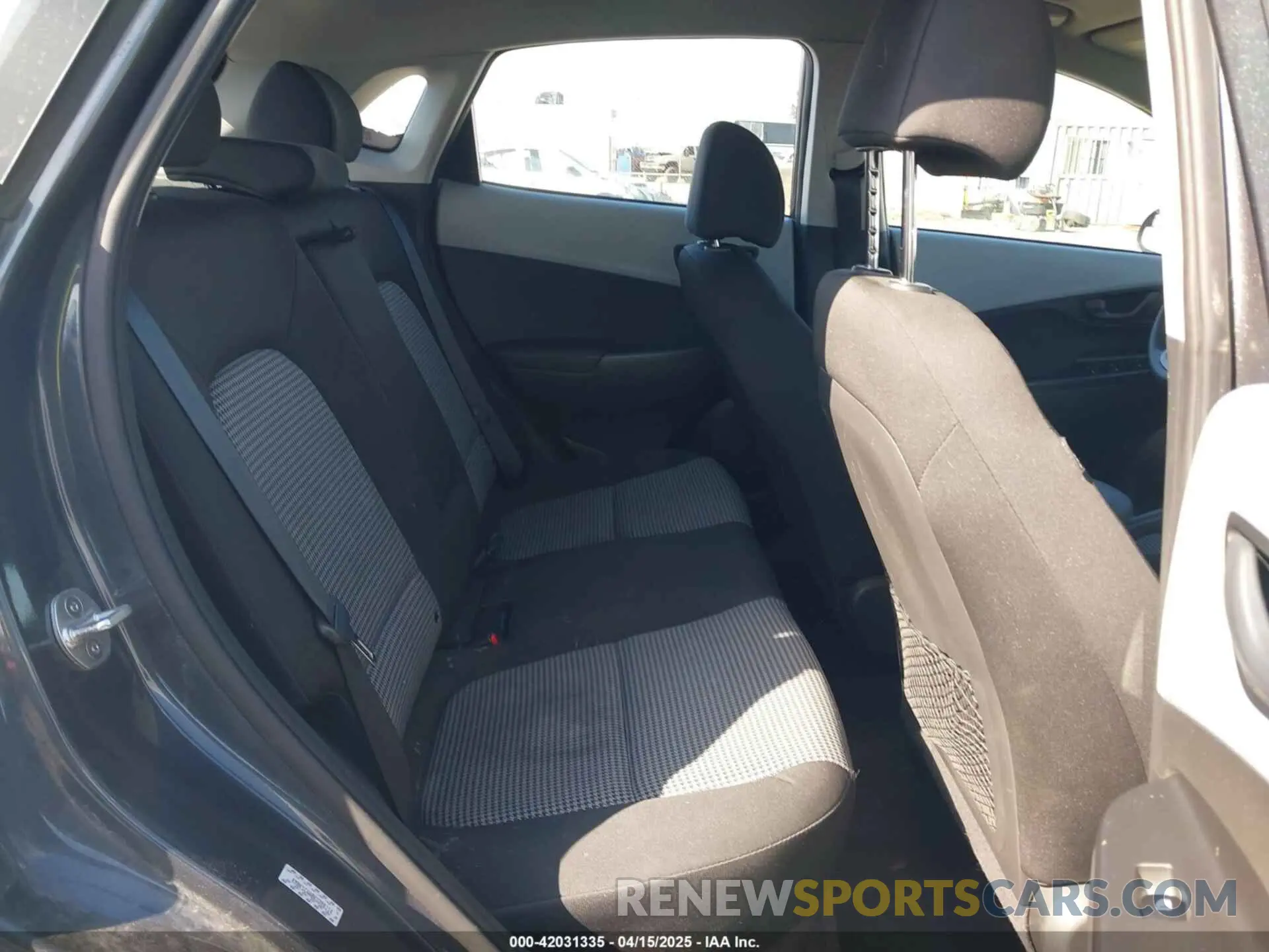 8 Photograph of a damaged car KM8K1CAA8KU288114 HYUNDAI KONA 2019