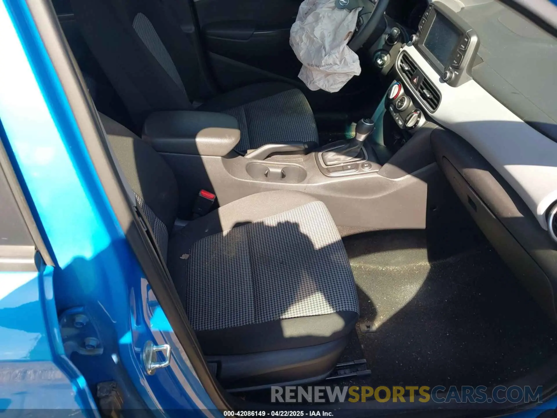 5 Photograph of a damaged car KM8K1CAA8KU355021 HYUNDAI KONA 2019