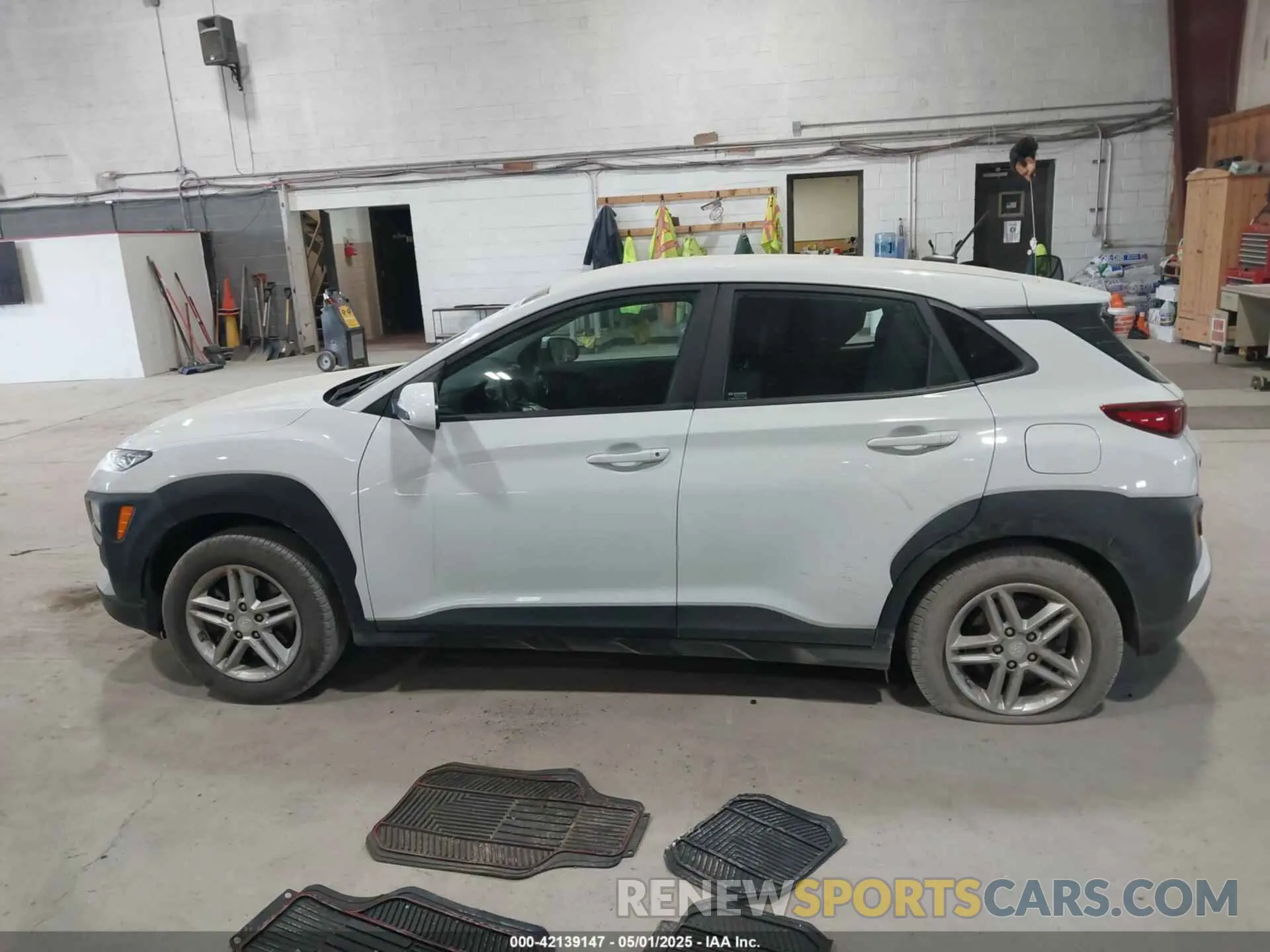 14 Photograph of a damaged car KM8K1CAA9KU216838 HYUNDAI KONA 2019