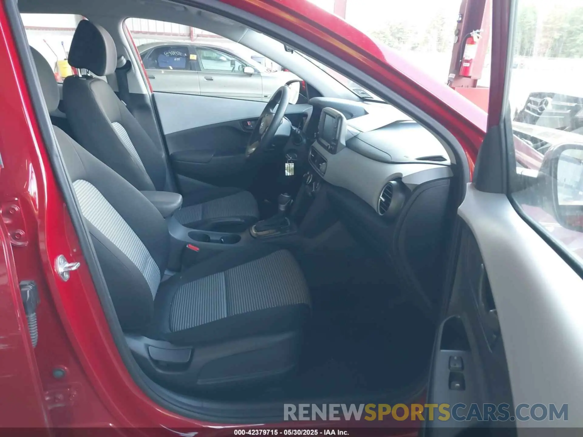 5 Photograph of a damaged car KM8K1CAA9KU367324 HYUNDAI KONA 2019