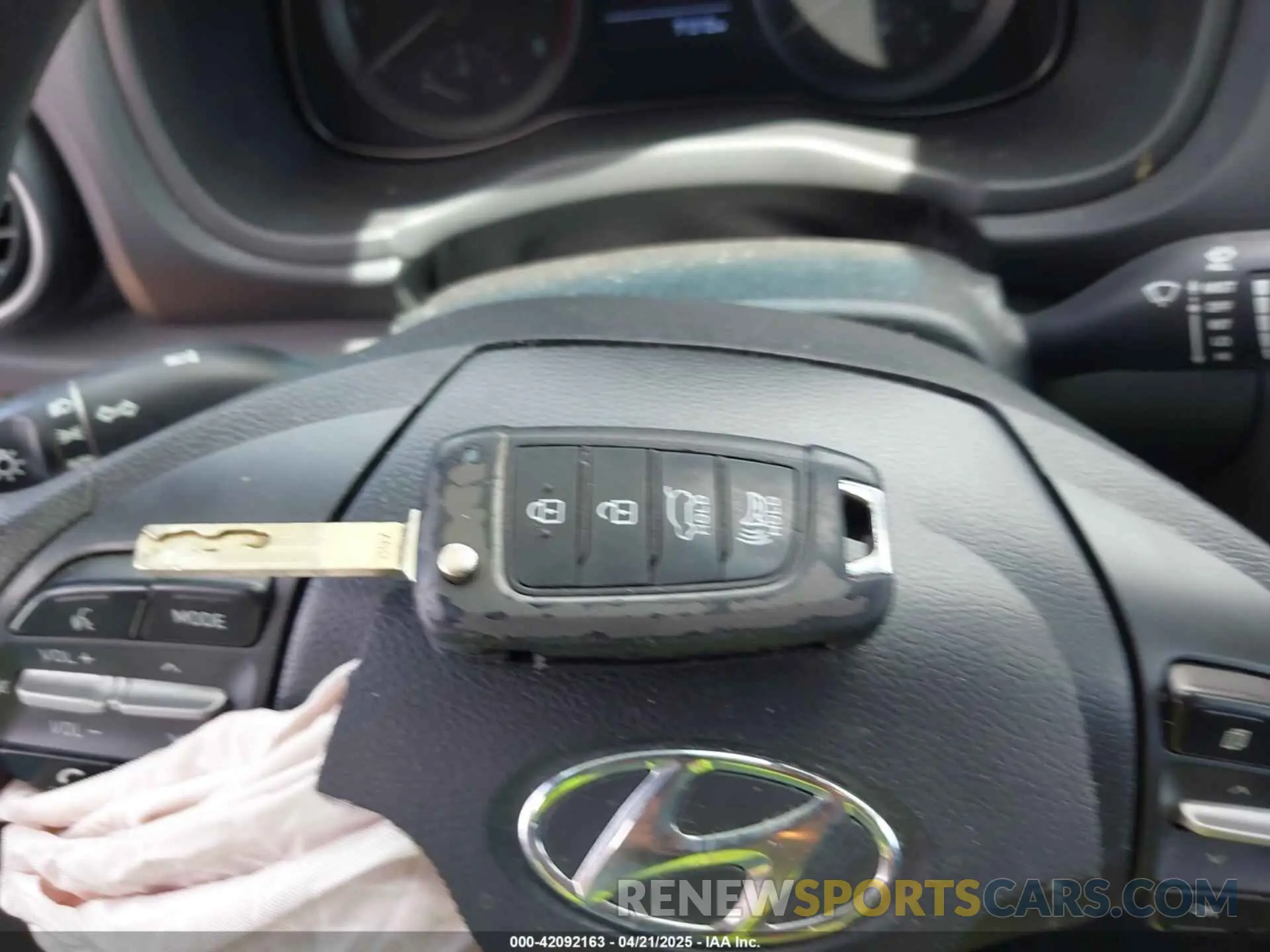 11 Photograph of a damaged car KM8K1CAAXKU249380 HYUNDAI KONA 2019