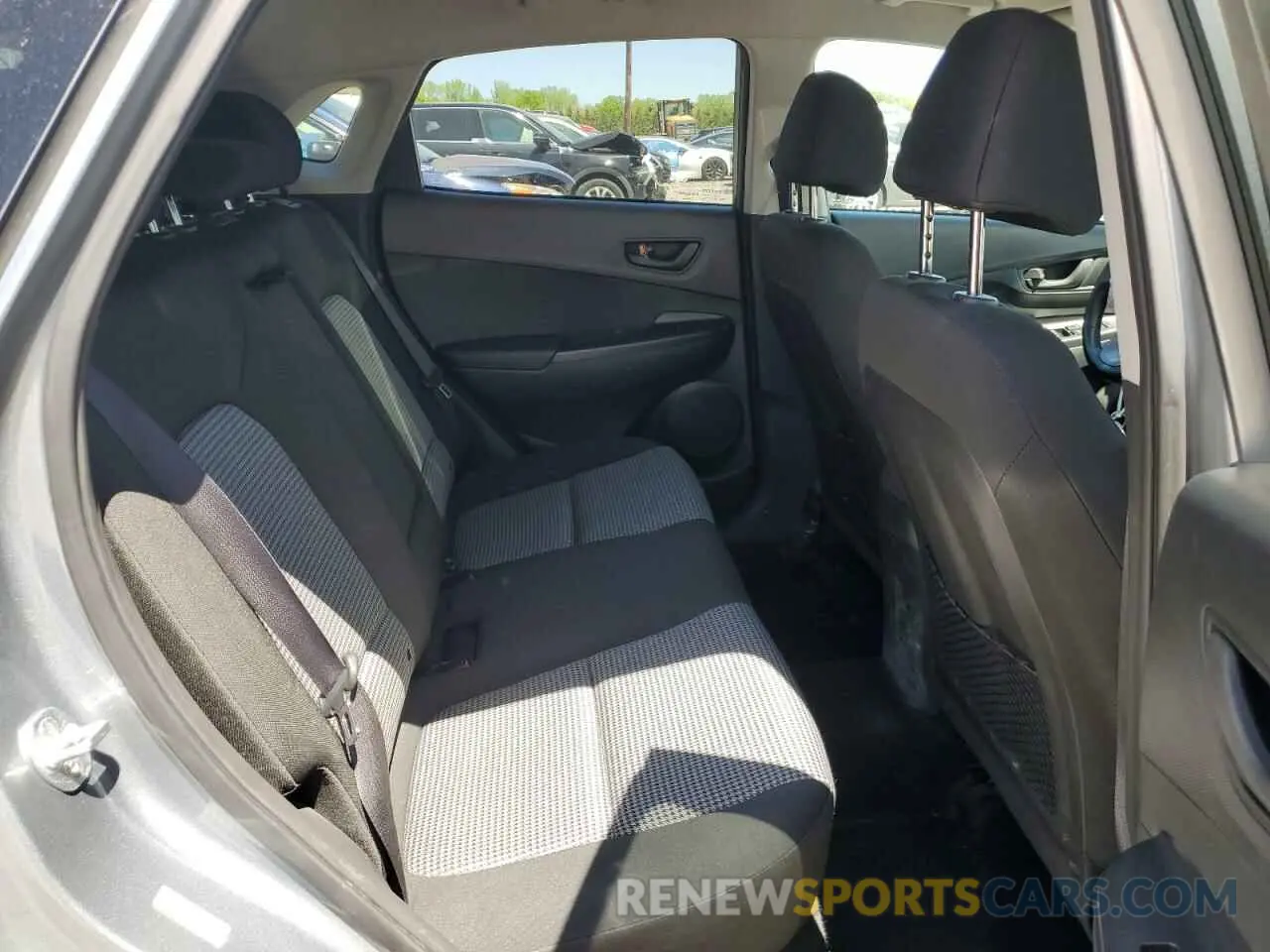 10 Photograph of a damaged car KM8K22AA1KU195247 HYUNDAI KONA 2019