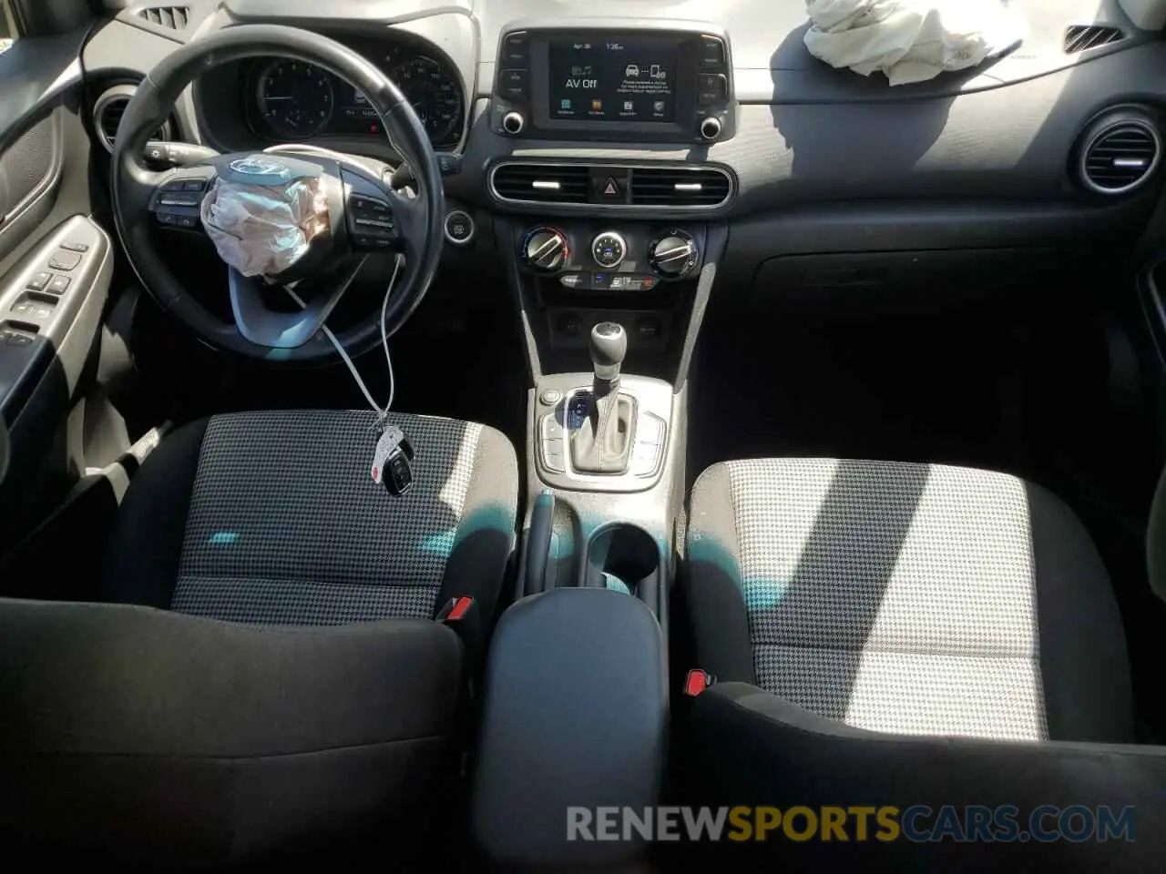 8 Photograph of a damaged car KM8K22AA1KU195247 HYUNDAI KONA 2019