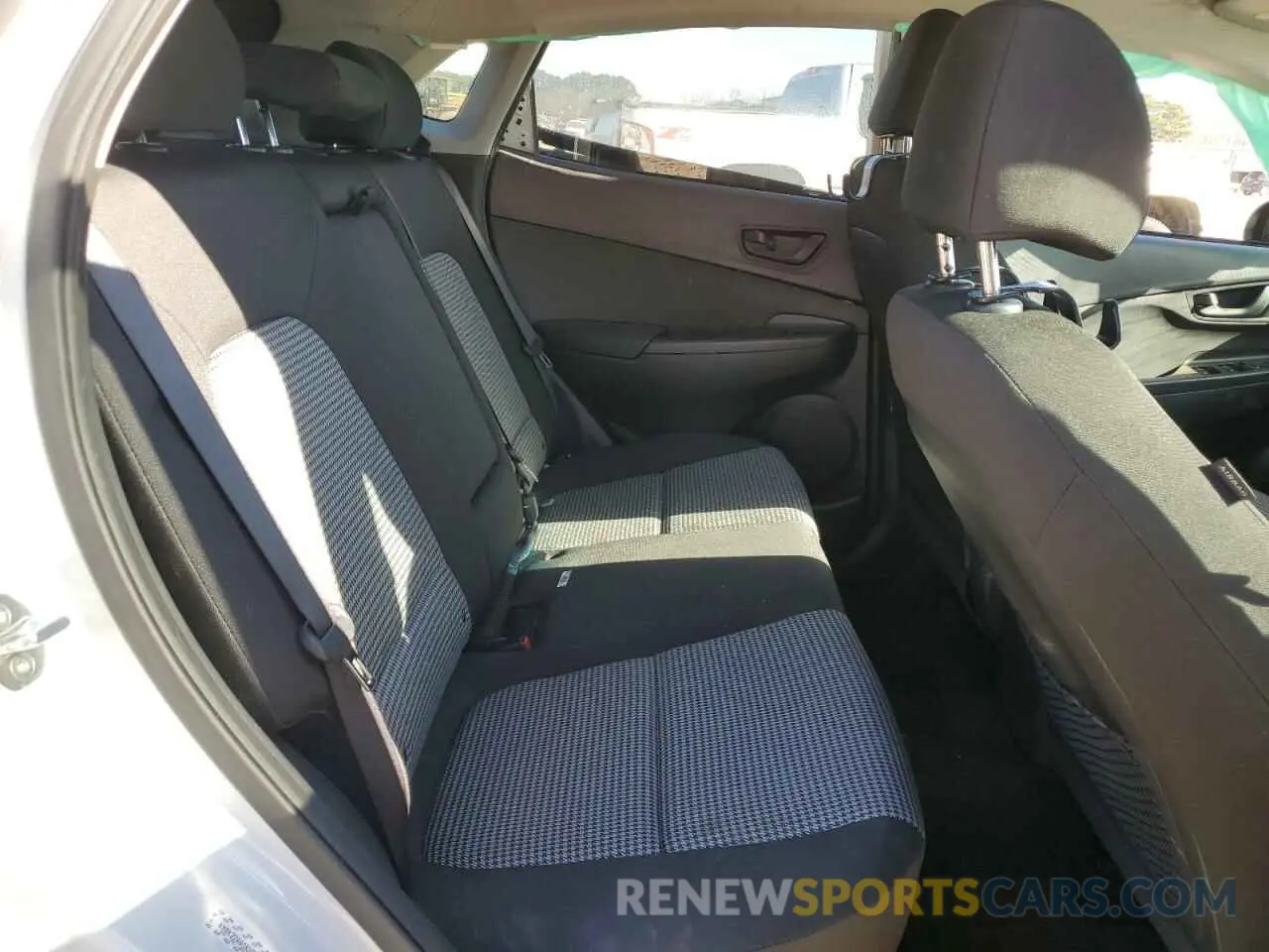 10 Photograph of a damaged car KM8K22AA1KU274725 HYUNDAI KONA 2019