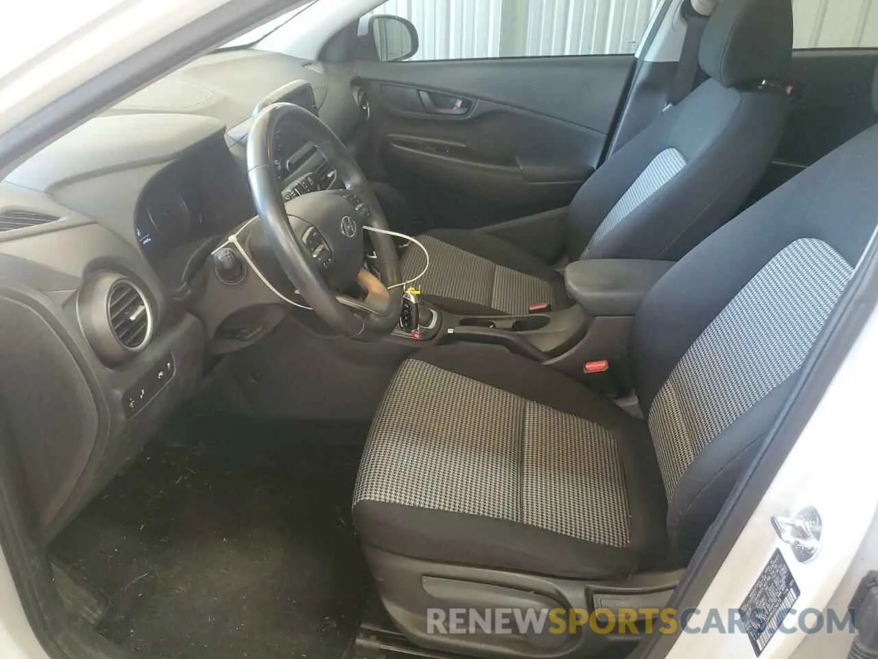 7 Photograph of a damaged car KM8K22AA8KU224579 HYUNDAI KONA 2019