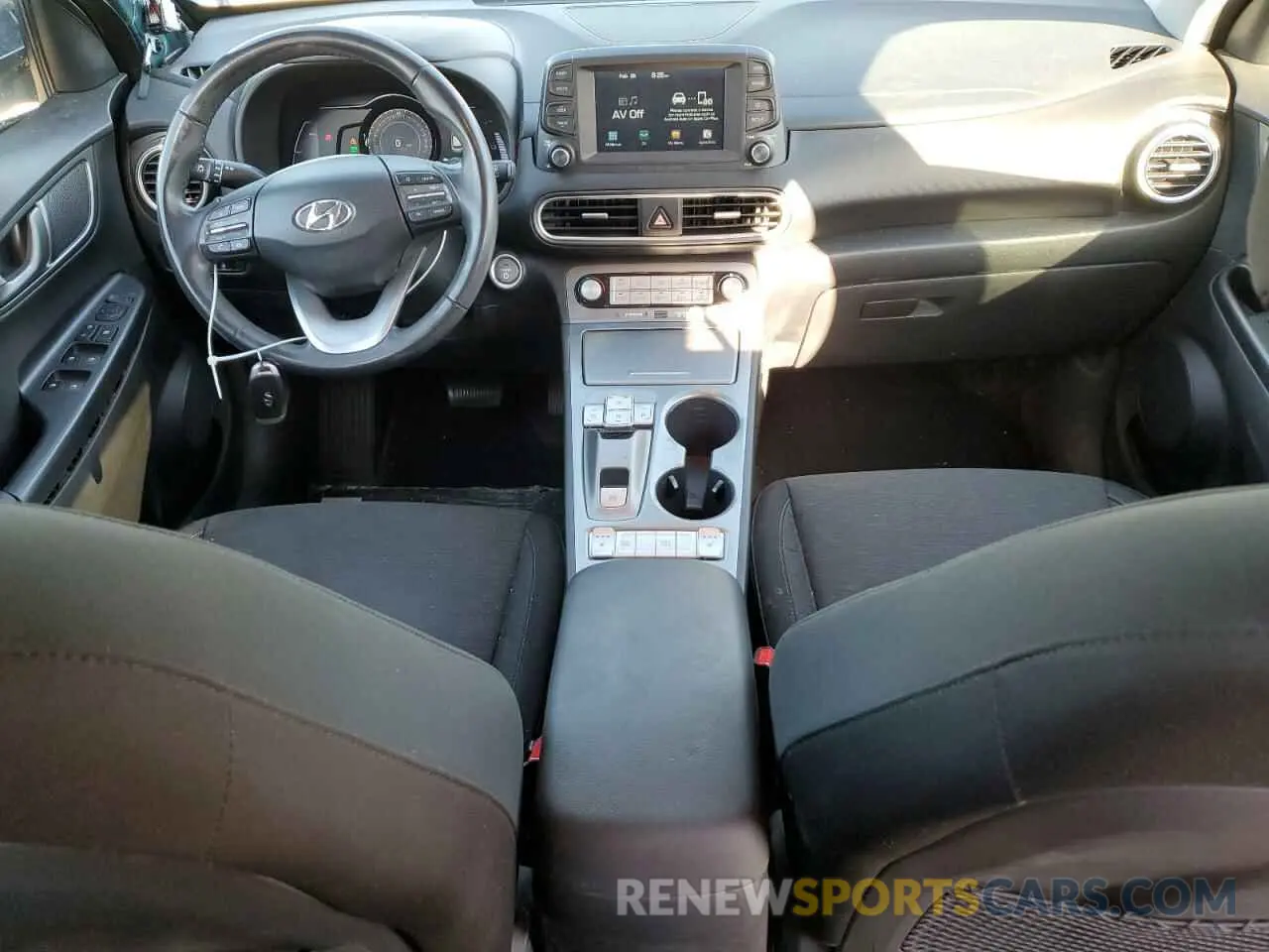 8 Photograph of a damaged car KM8K23AG5KU022809 HYUNDAI KONA 2019