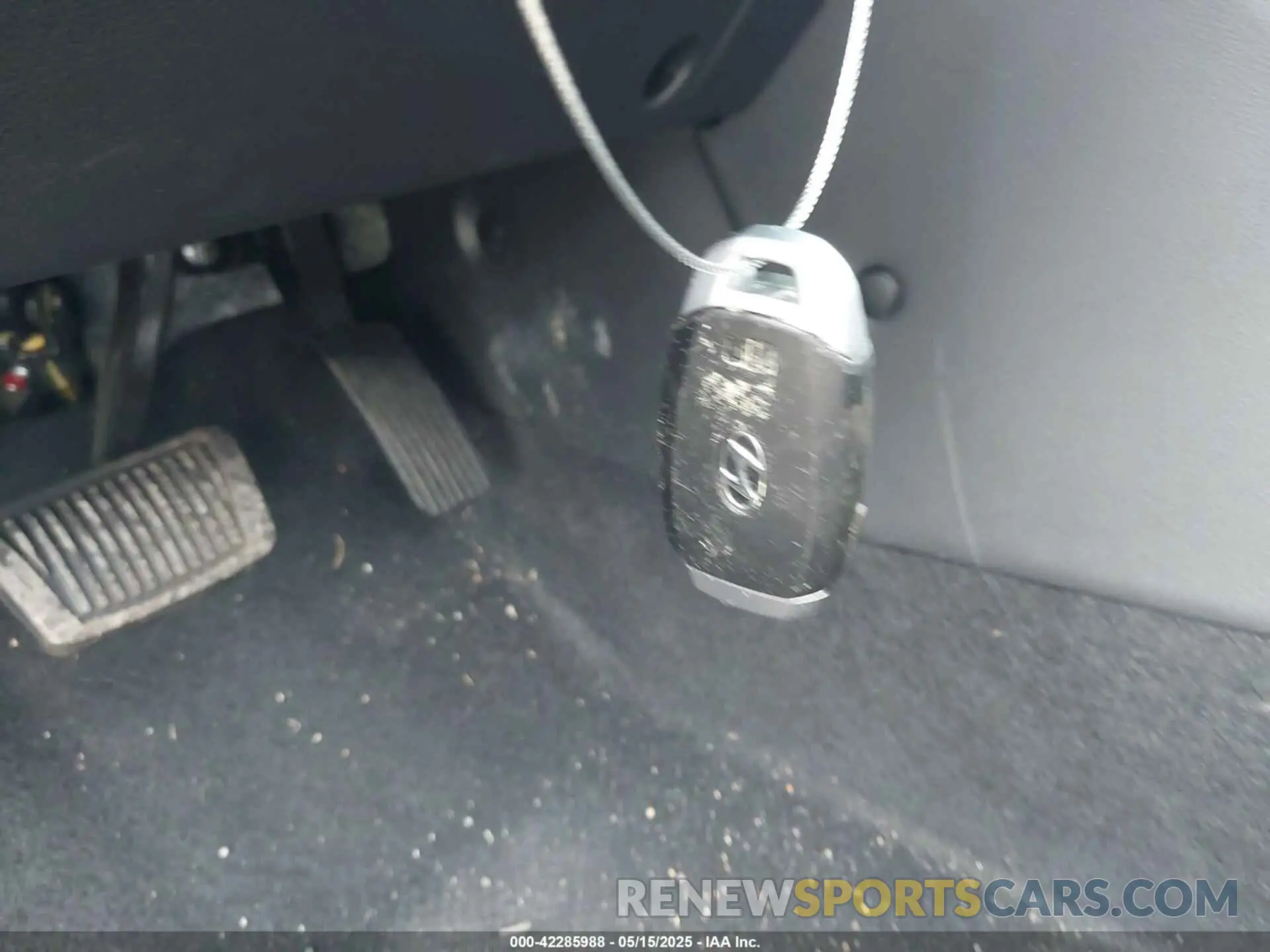 11 Photograph of a damaged car KM8K2CAA0KU368763 HYUNDAI KONA 2019