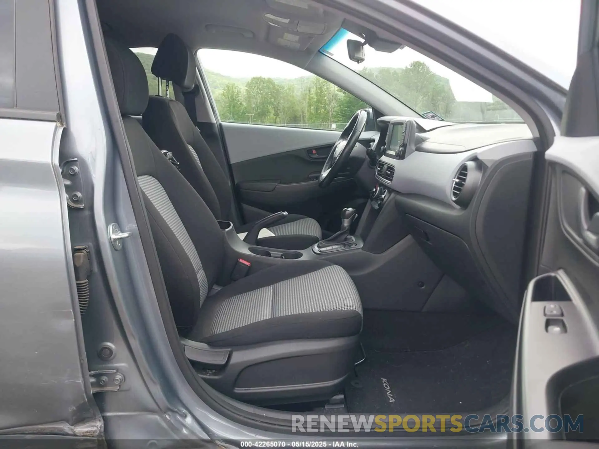 5 Photograph of a damaged car KM8K2CAA1KU330510 HYUNDAI KONA 2019