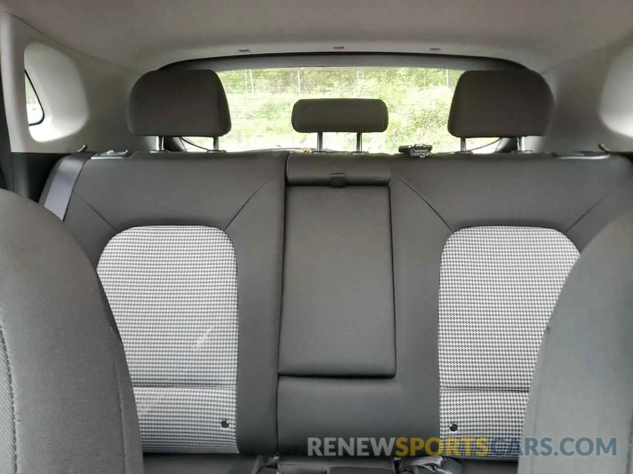 10 Photograph of a damaged car KM8K2CAA3KU321260 HYUNDAI KONA 2019