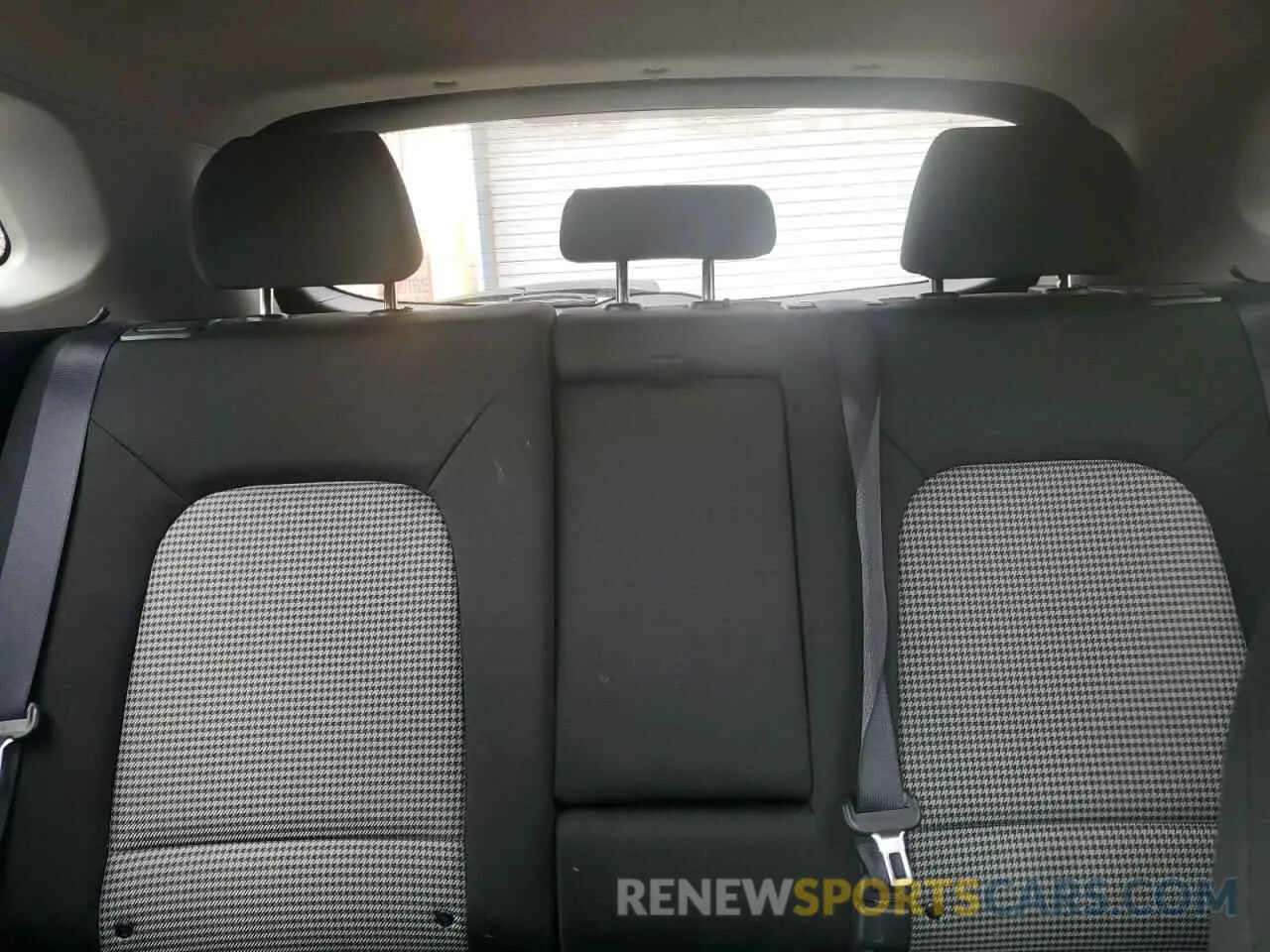 10 Photograph of a damaged car KM8K2CAA4KU393858 HYUNDAI KONA 2019