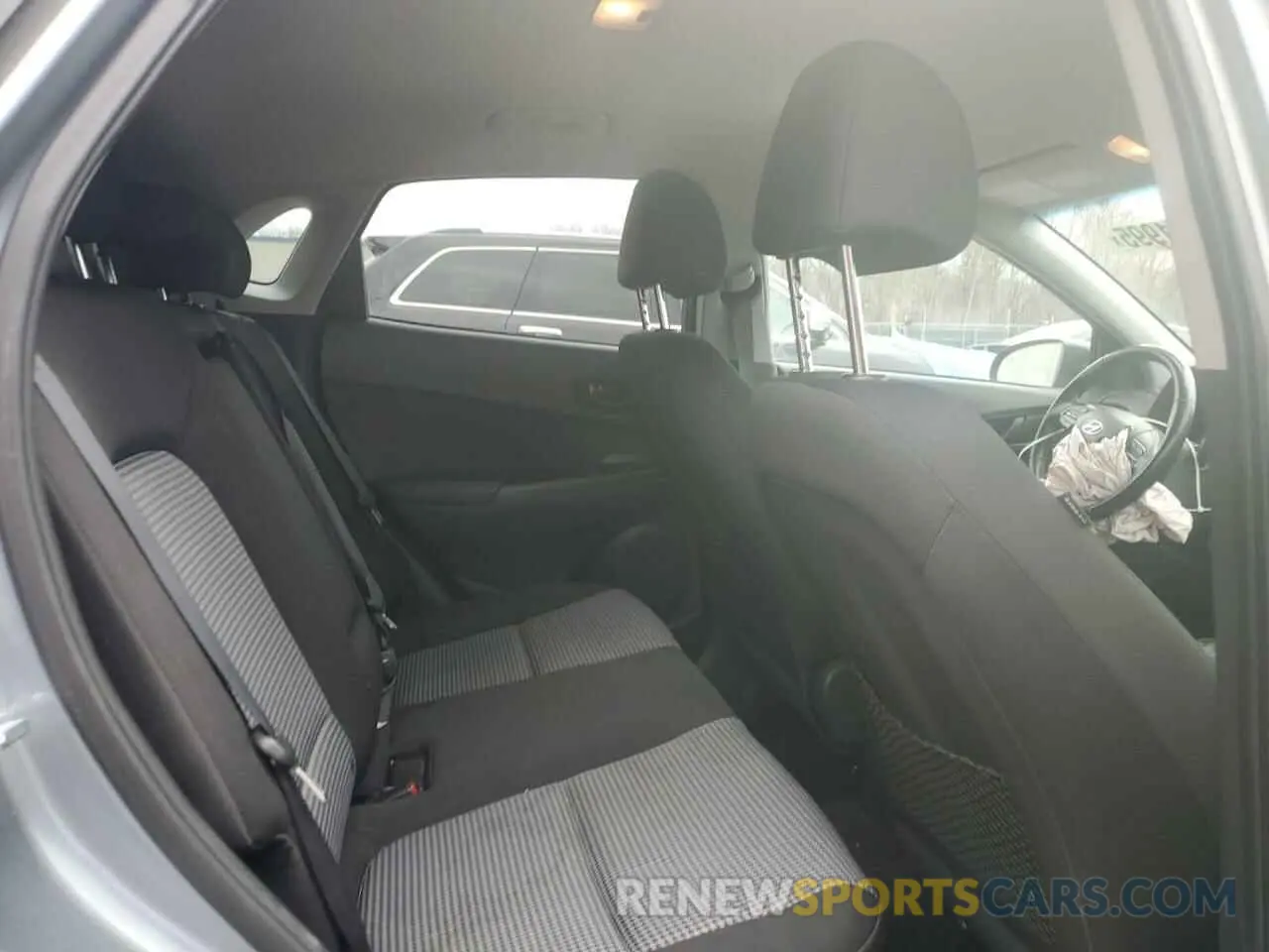 11 Photograph of a damaged car KM8K2CAA4KU393858 HYUNDAI KONA 2019