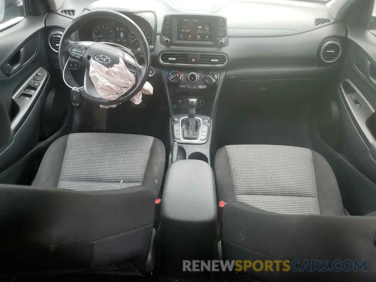 8 Photograph of a damaged car KM8K2CAA4KU393858 HYUNDAI KONA 2019