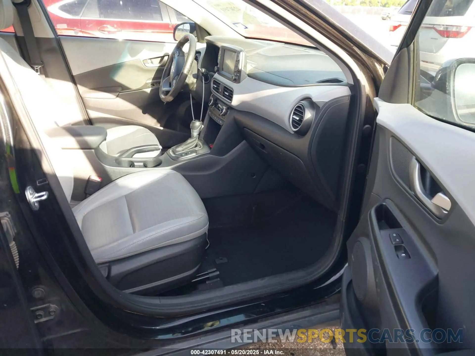 5 Photograph of a damaged car KM8K33A50KU374319 HYUNDAI KONA 2019