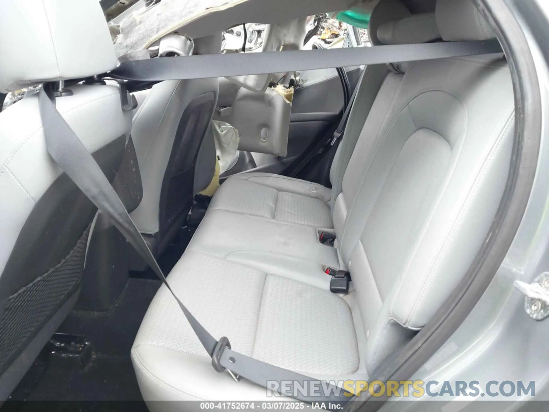 8 Photograph of a damaged car KM8K33A53KU246138 HYUNDAI KONA 2019