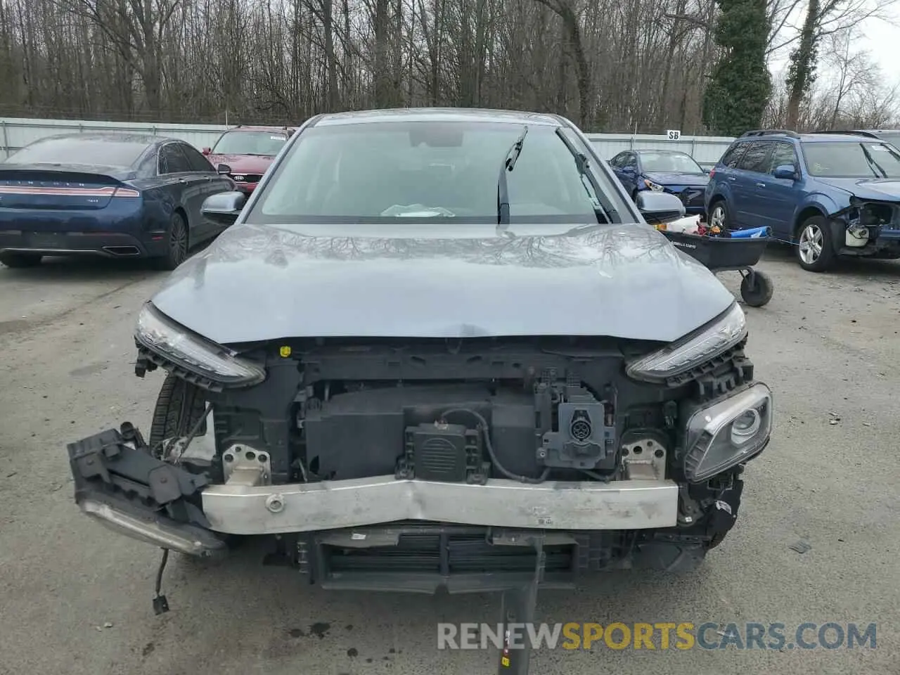 5 Photograph of a damaged car KM8K33AG9KU044664 HYUNDAI KONA 2019