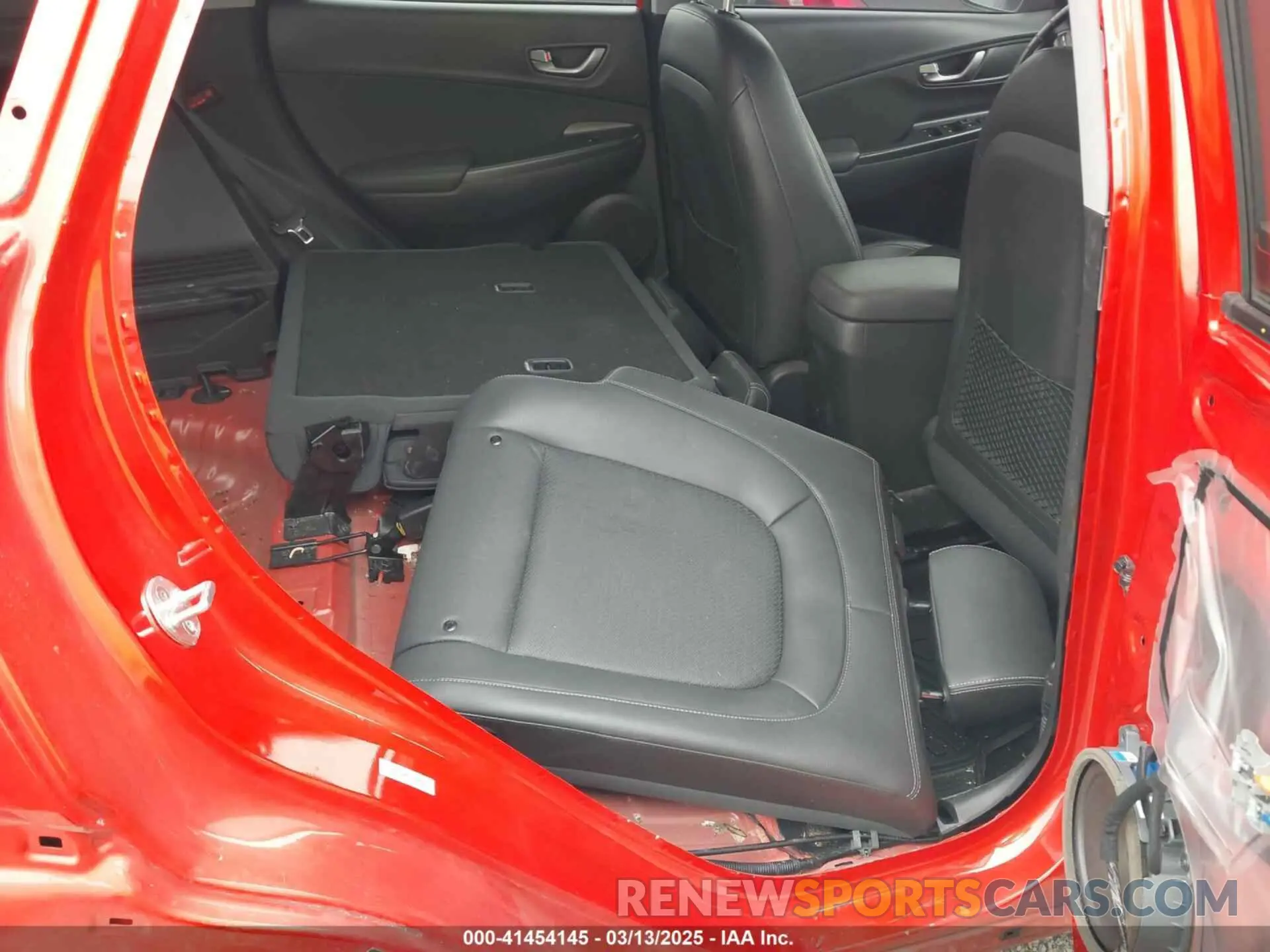8 Photograph of a damaged car KM8K3CA53KU330542 HYUNDAI KONA 2019