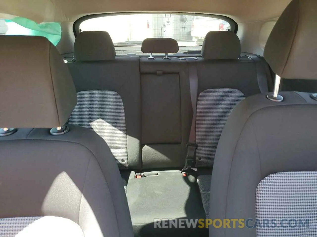 10 Photograph of a damaged car KM8K3CA55KU267668 HYUNDAI KONA 2019