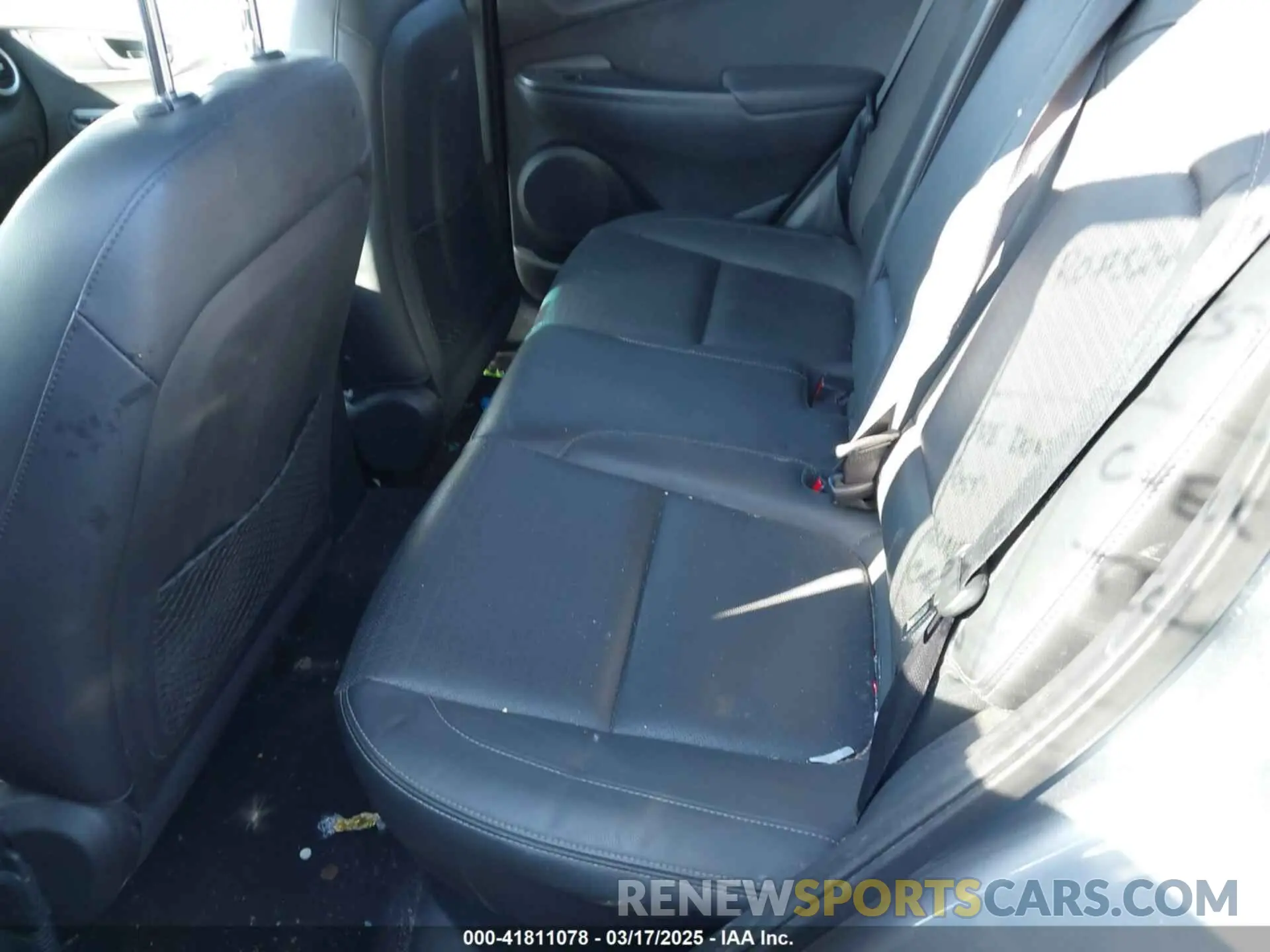 8 Photograph of a damaged car KM8K3CA58KU251819 HYUNDAI KONA 2019