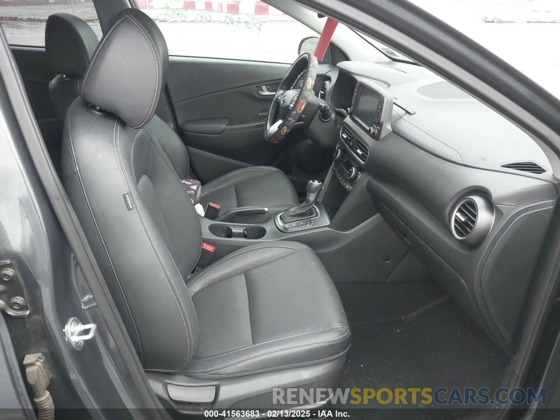 5 Photograph of a damaged car KM8K53A56KU369667 HYUNDAI KONA 2019