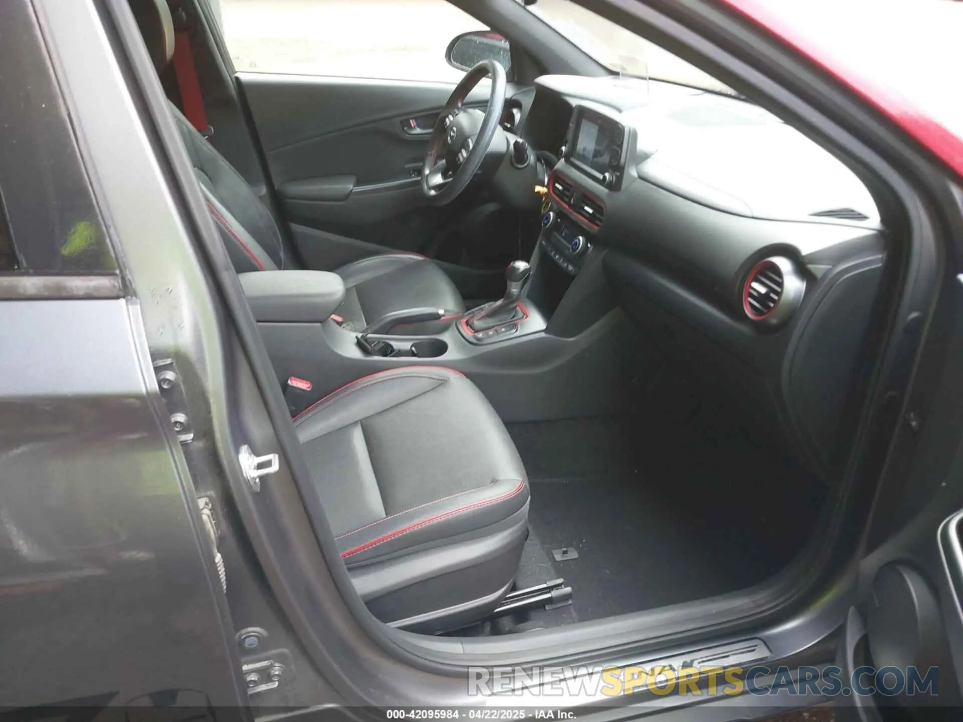 5 Photograph of a damaged car KM8K53A5XKU303722 HYUNDAI KONA 2019