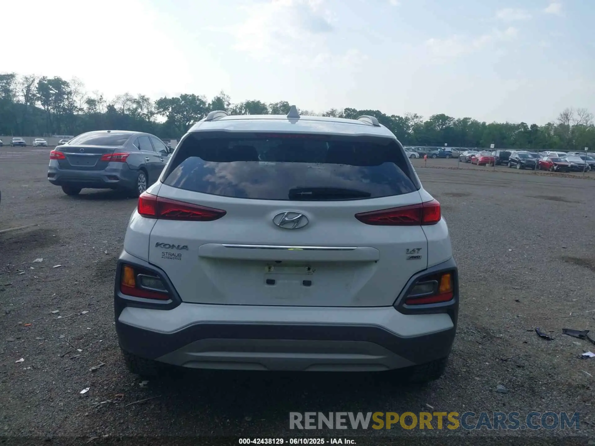17 Photograph of a damaged car KM8K5CA51KU272554 HYUNDAI KONA 2019