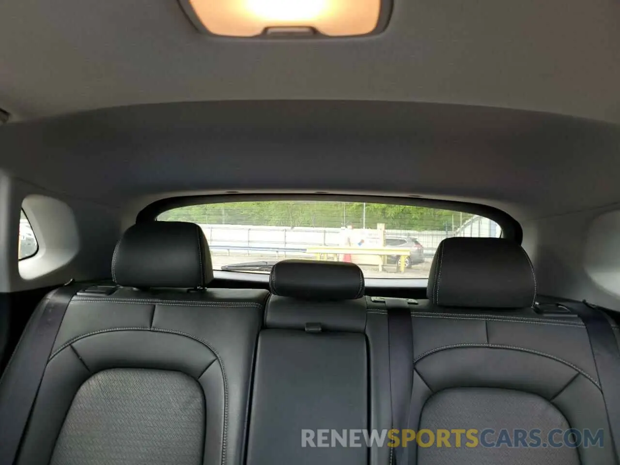 10 Photograph of a damaged car KM8K5CA57KU386543 HYUNDAI KONA 2019